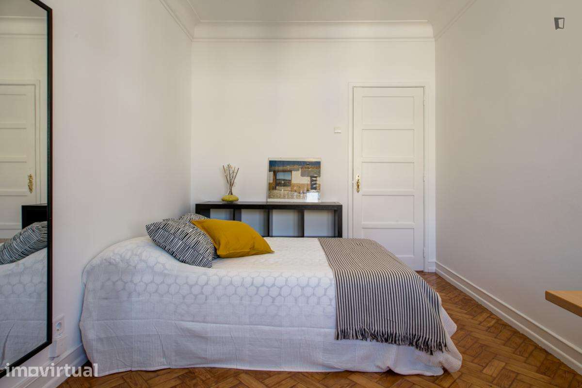 Quarto - localizado em São Sebastião Lisbon - Grande imagem: 3/16