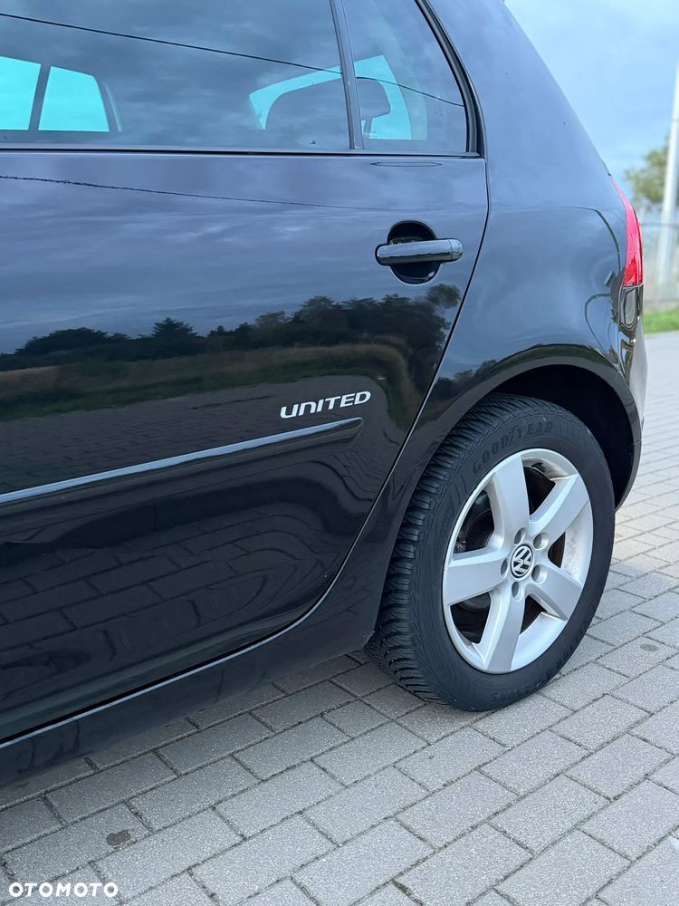 Volkswagen Golf - 6