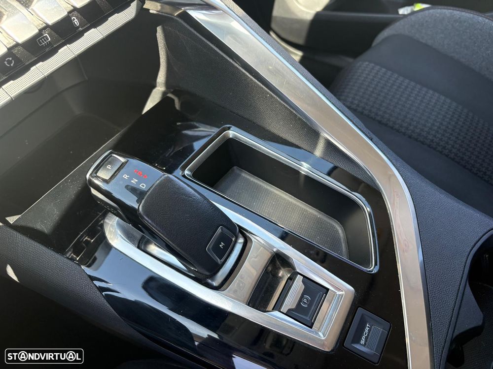 Peugeot 3008 PureTech 130 Stop & Start GPF EAT8 Active Pack - 17