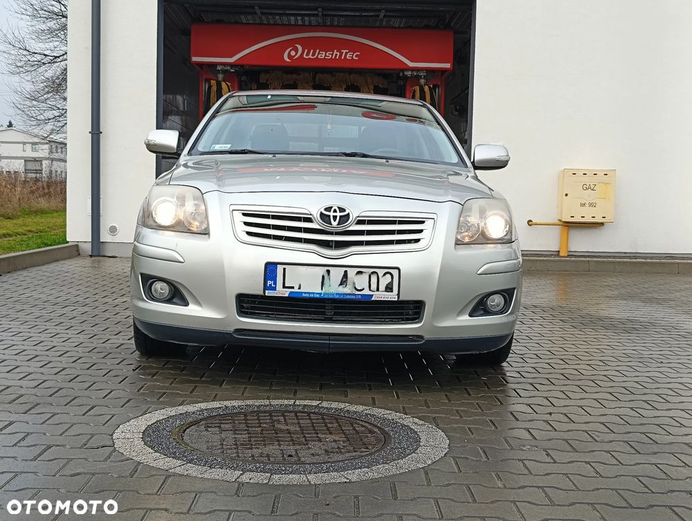 Toyota Avensis 2.2 D-4D Executive - 6