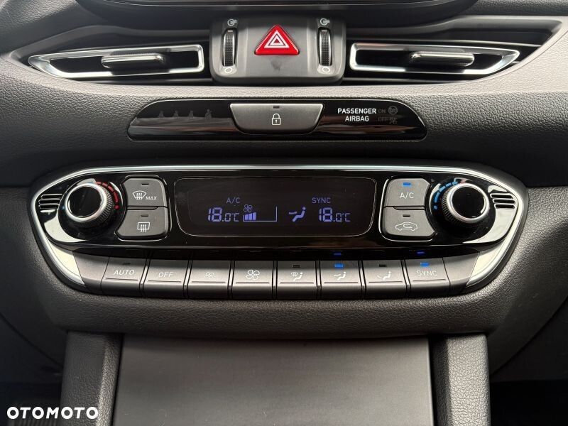 Hyundai i30 1.5 T-GDI 48V Executive DCT - 7