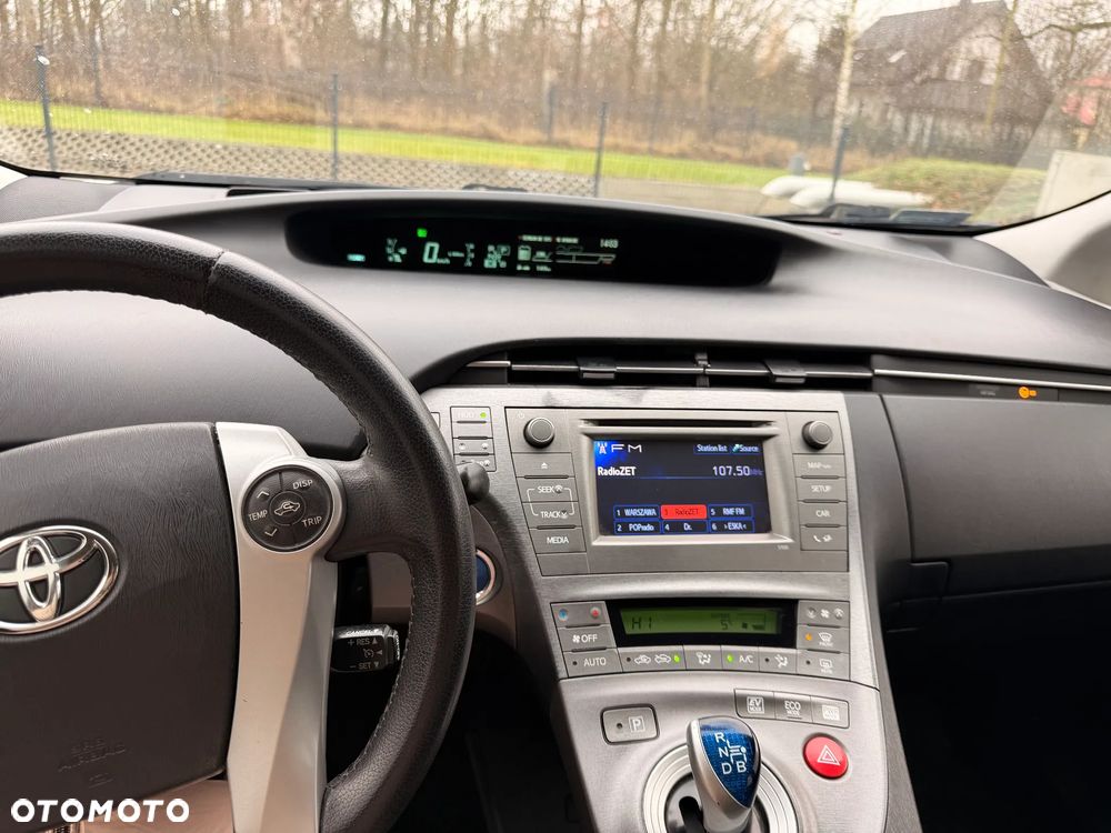 Toyota Prius Hybrid - 3