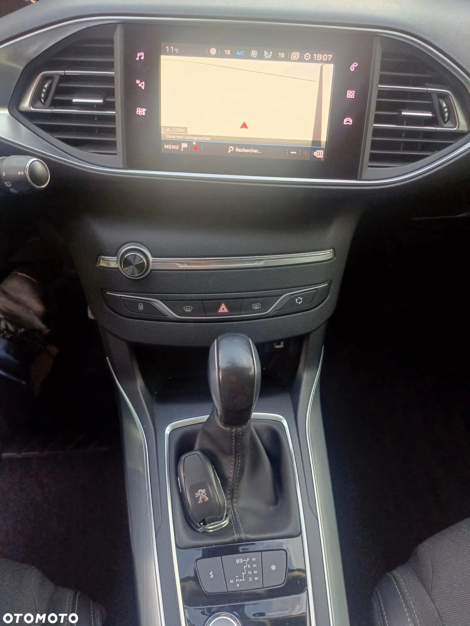 Peugeot 308 1.6 BlueHDi Allure S&S EAT6 - 20
