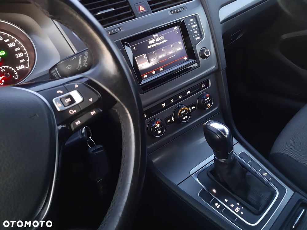 Volkswagen Golf 1.2 TSI BlueMotion Technology DSG Trendline - 12