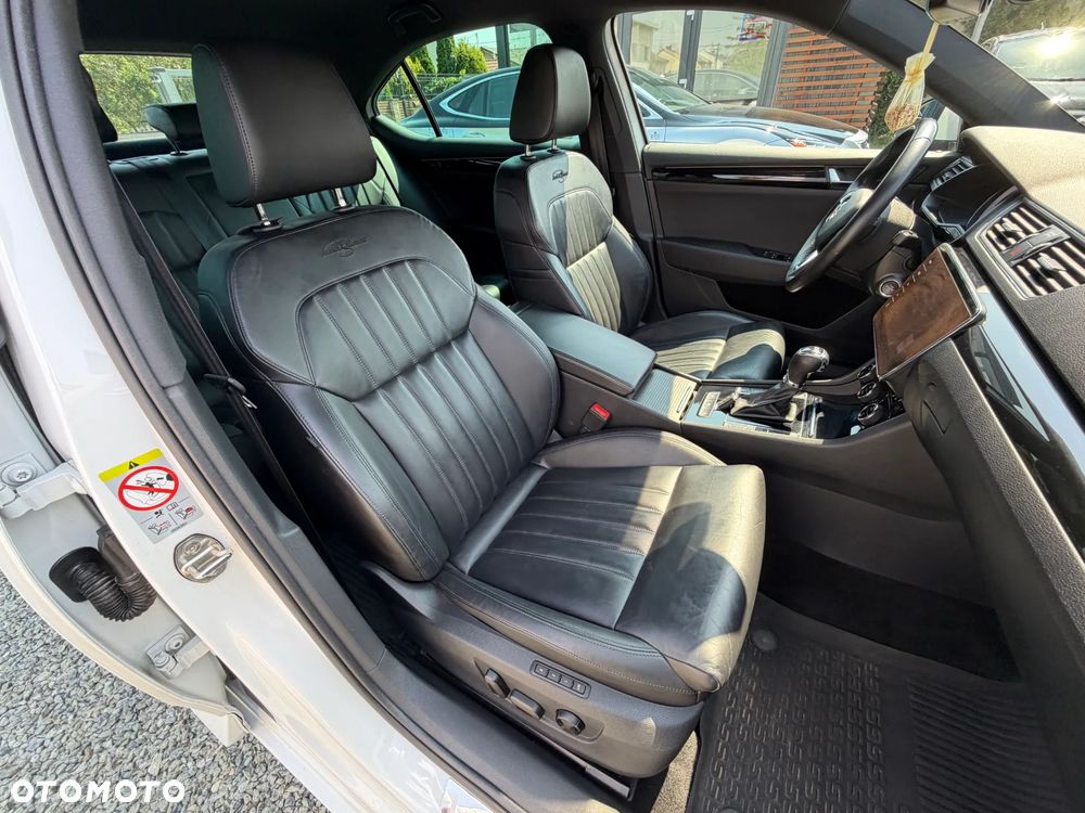 Skoda Superb 2.0 TDI DSG L&K - 35
