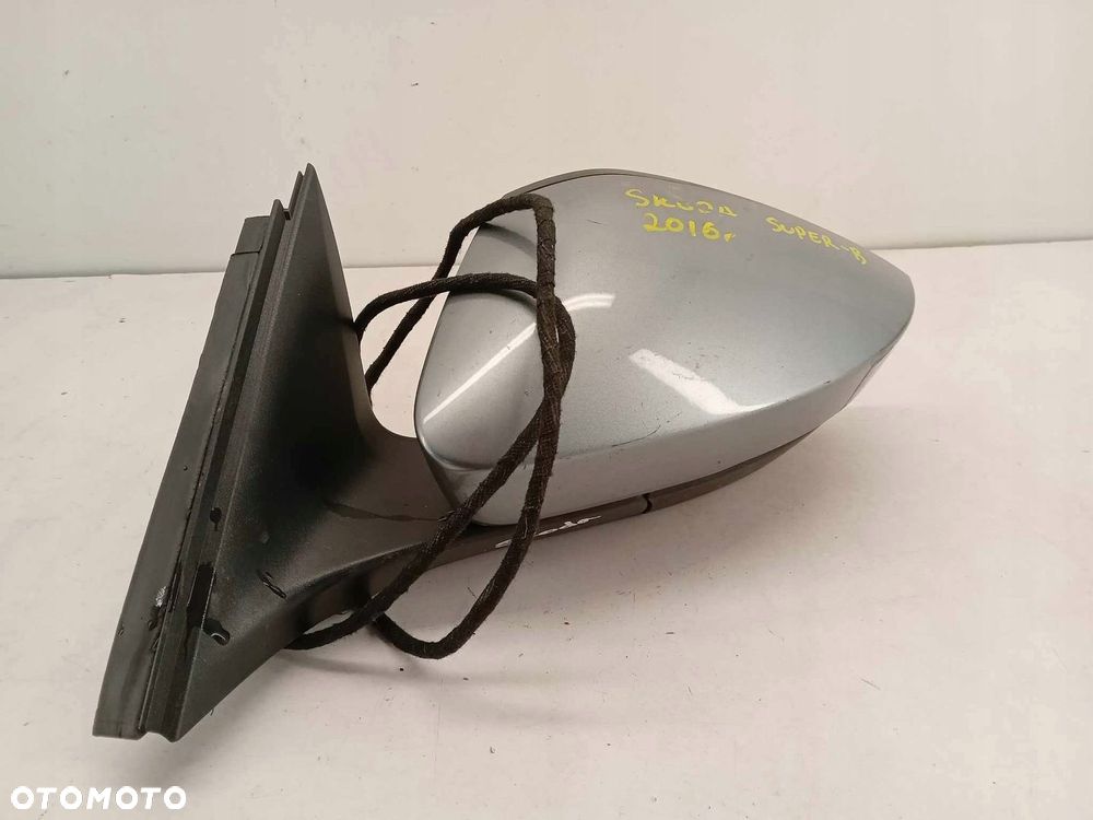 LUSTERKO LEWE PRZEDNIE SKODA SUPERB III 15-23 - 2