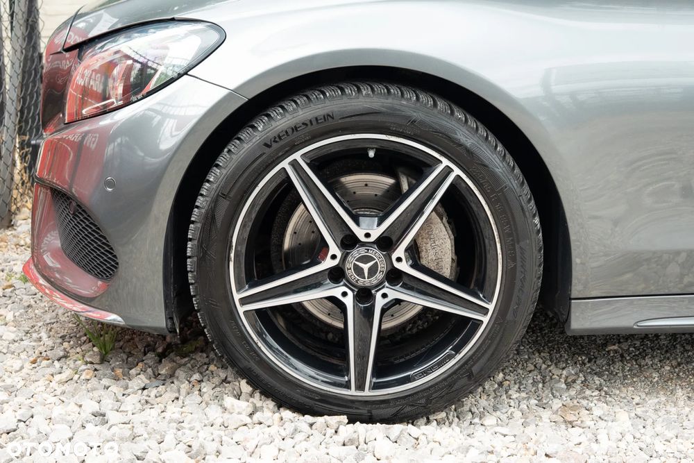 Mercedes-Benz Klasa C 180 9G-TRONIC AMG Line - 33
