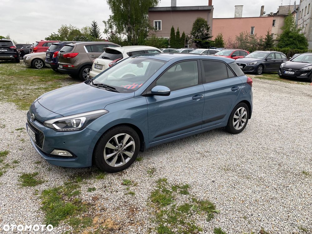 Hyundai i20 1.4 YES Gold - 12