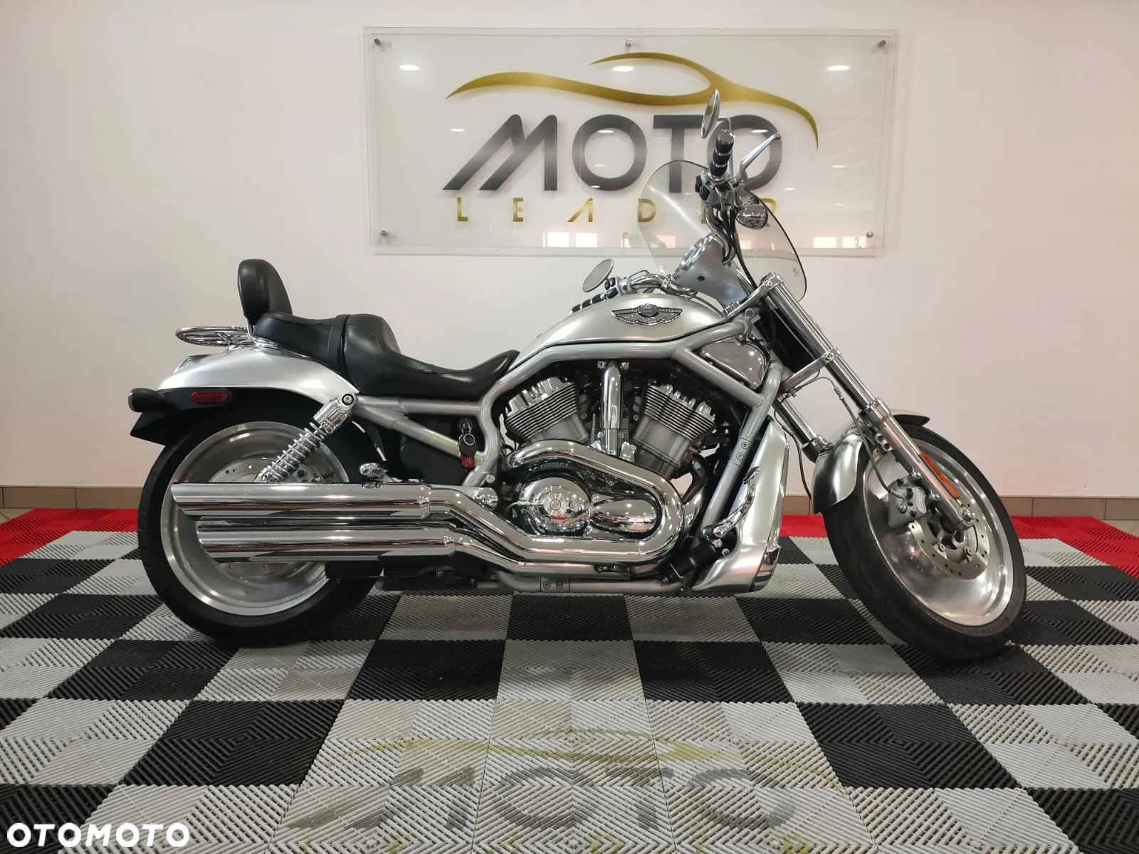 Harley-Davidson Softail V-Rod - 4
