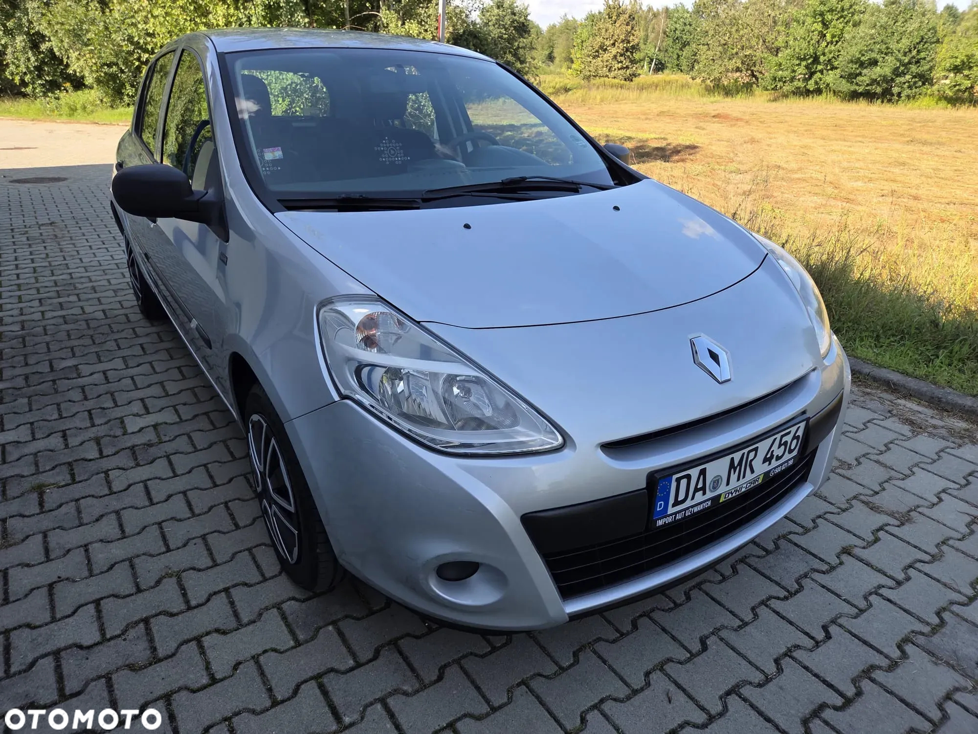 Renault Clio 1.2 16V 75 Yahoo - 9