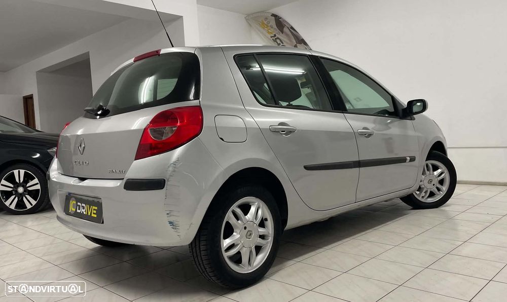 Renault Clio 1.2 16V Pack - 10