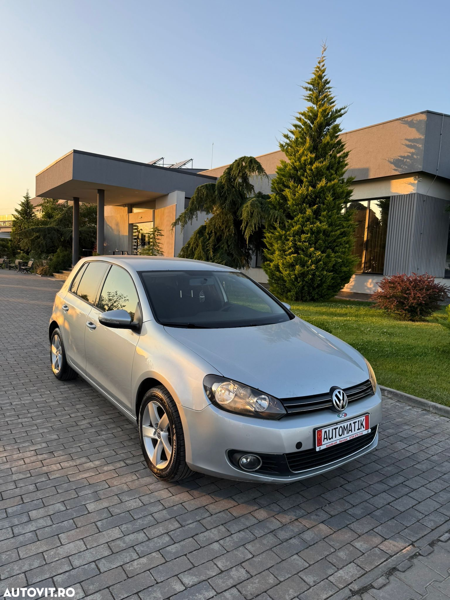 Volkswagen Golf 2.0 TDI BlueMotion Technology Comfortline DSG - 2