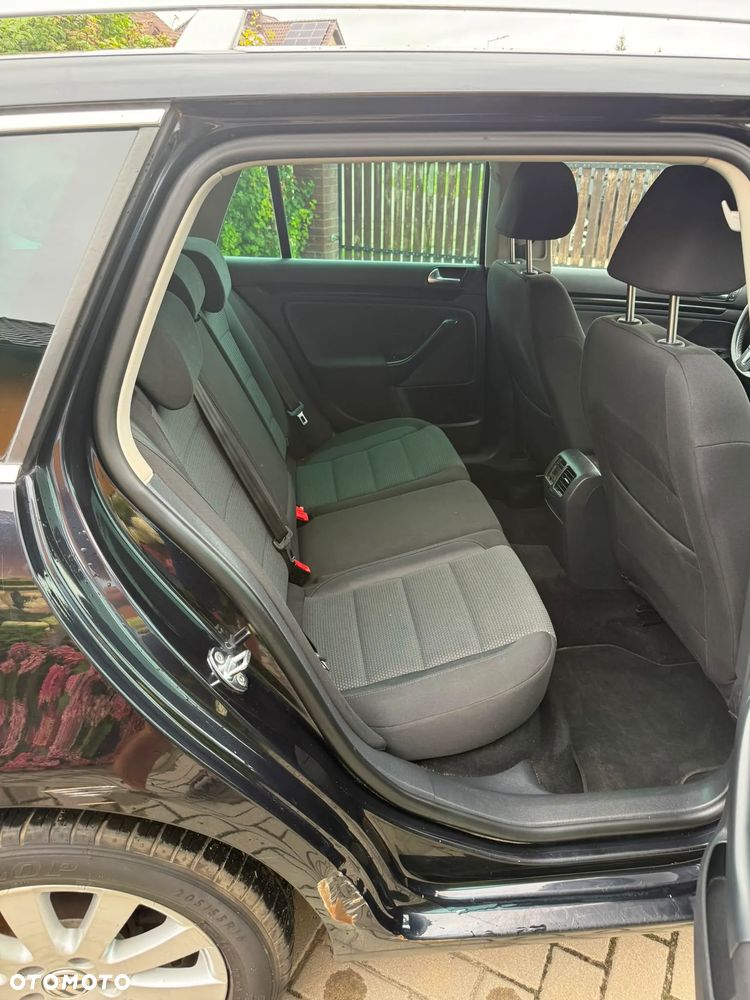 Volkswagen Golf 1.6 TDI DPF Comfortline - 25