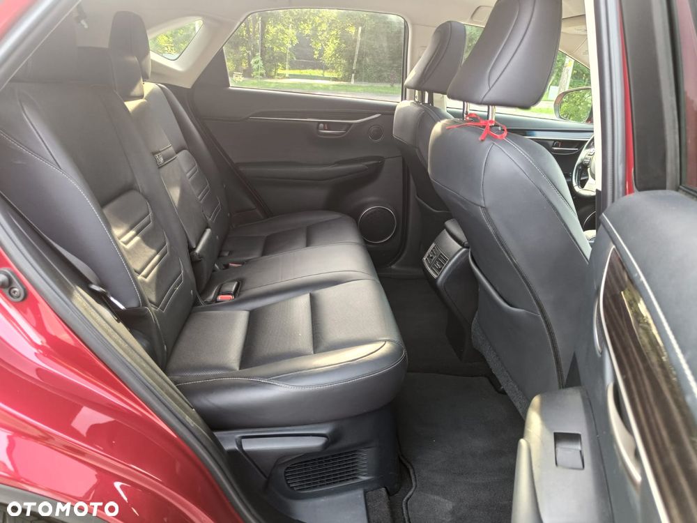 Lexus NX 200t - 12