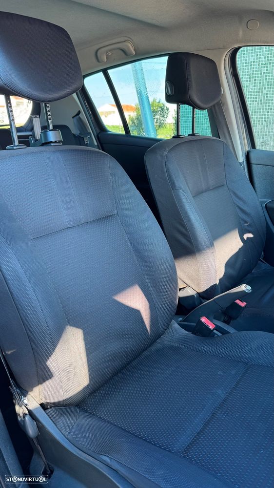 Renault Clio 1.2 16V Confort - 17