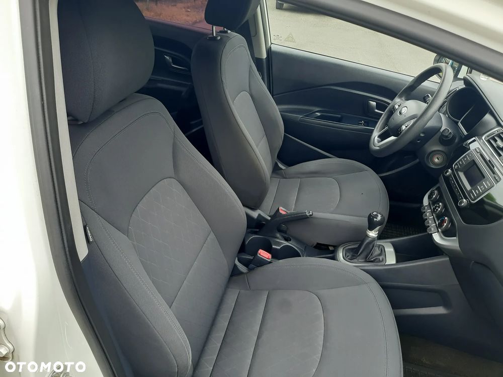 Kia Rio 1.2 M - 16