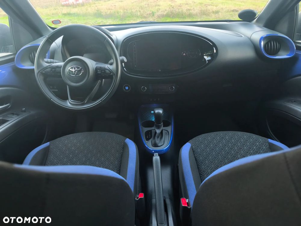 Toyota Aygo X 1.0 VVT-i Executive CVT - 10