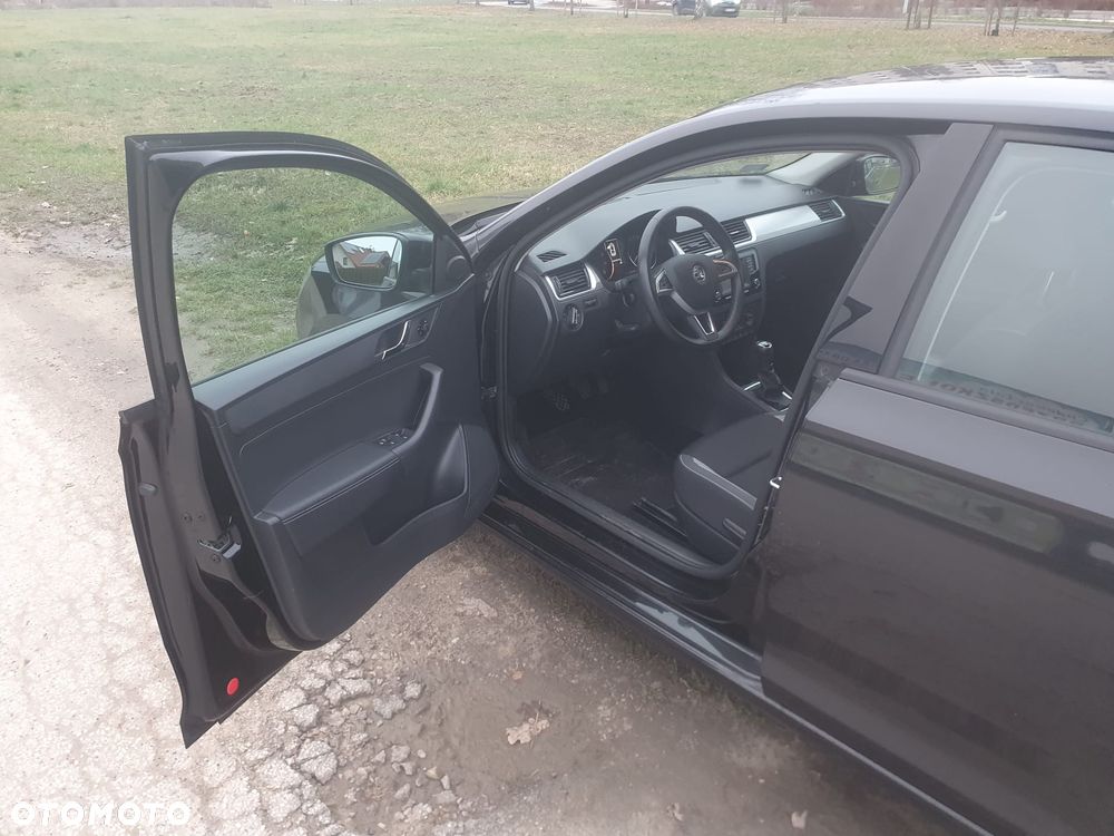 Skoda RAPID 1.2 TSI Ambition - 12