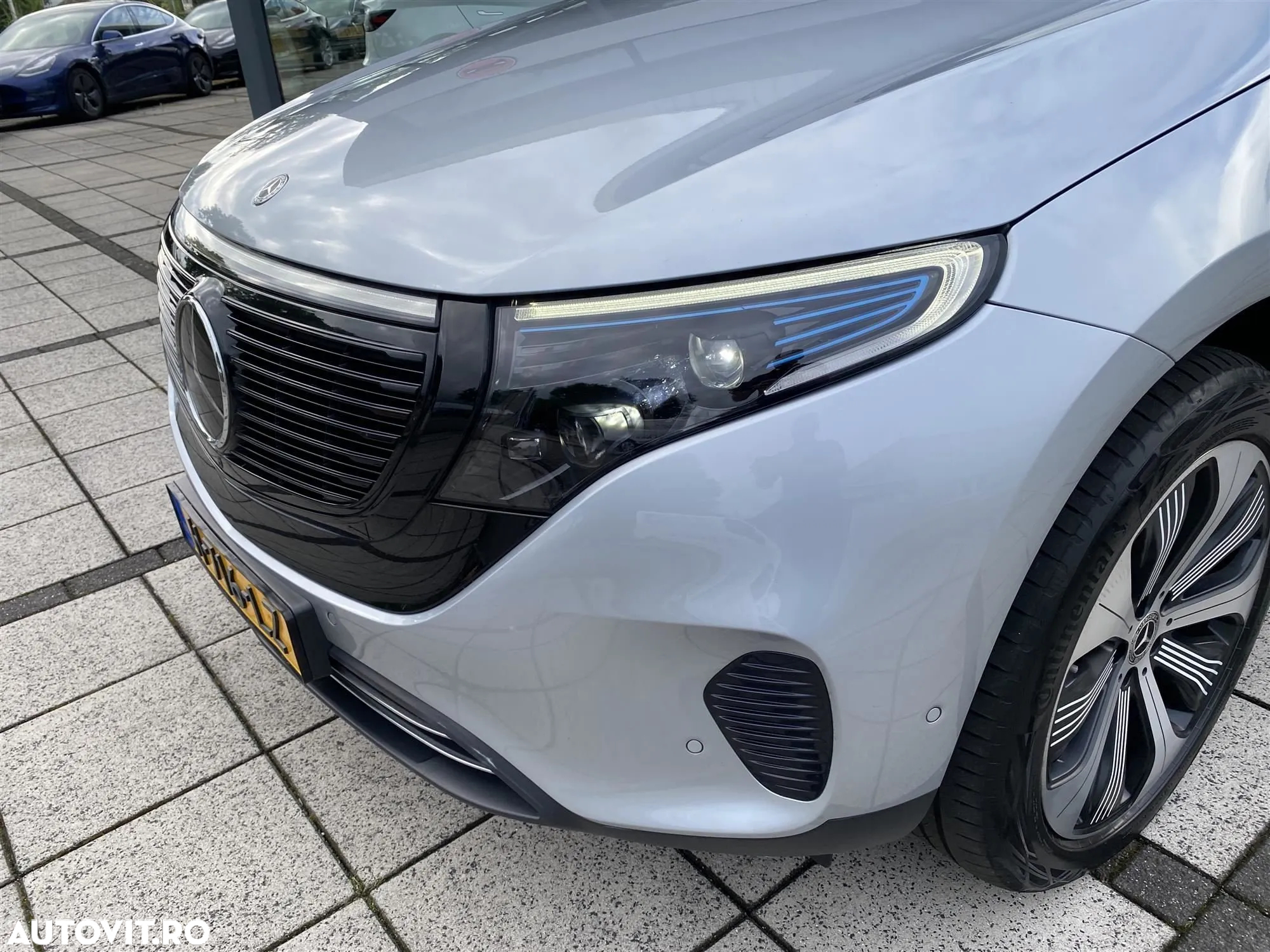Mercedes-Benz EQC 400 4MATIC - 11
