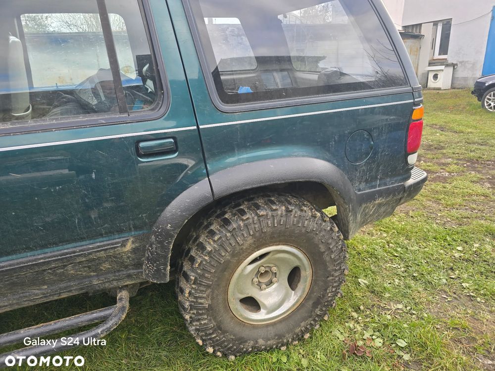 Ford Explorer Standard - 5