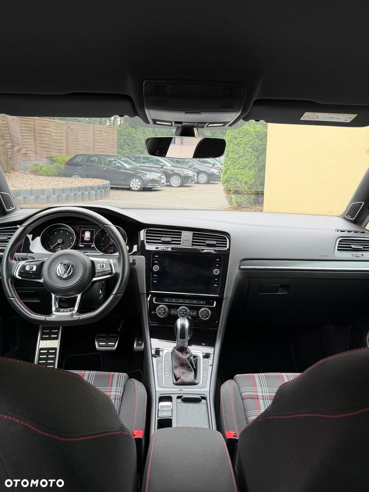 Volkswagen Golf GTI (BlueMotion Technology) DSG - 25