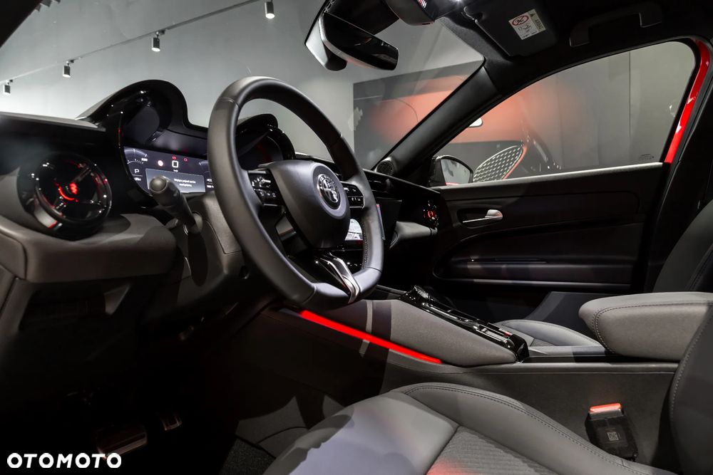 Alfa Romeo Junior ver-1-2-mhev-ibrida-speciale-edct - 7