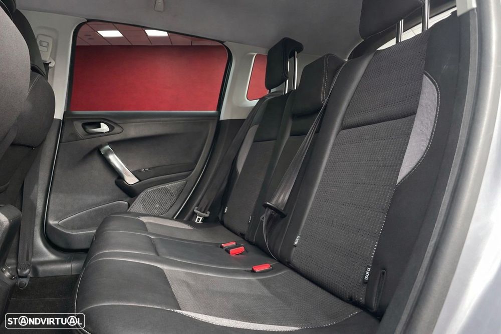 Peugeot 2008 1.2 PureTech Allure - 8