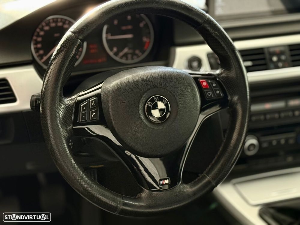 BMW 320 d Coupe Edição M - 13