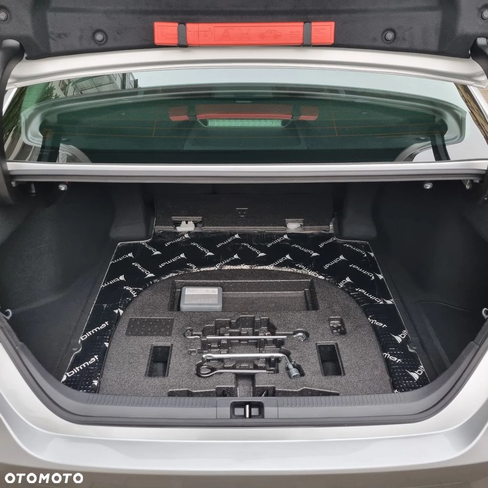 Toyota Camry 2.5 Hybrid Prestige CVT - 17