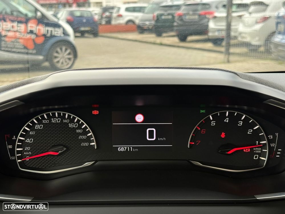 Peugeot 208 1.2 PureTech Active Pack - 12