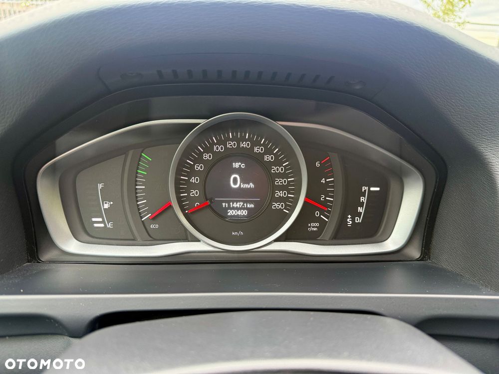 Volvo V60 Cross Country - 18