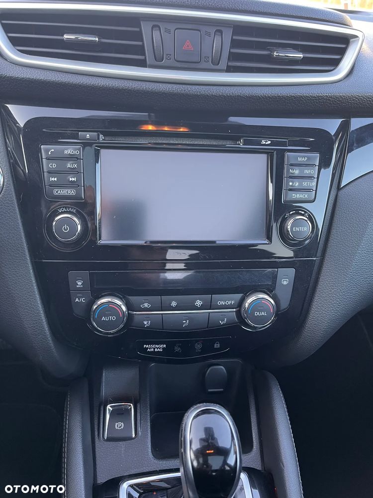 Nissan Qashqai 1.6 dCi Xtronic TEKNA+ - 28