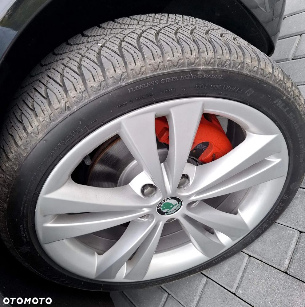 Skoda Octavia 2.0 TDI CR DPF RS - 35