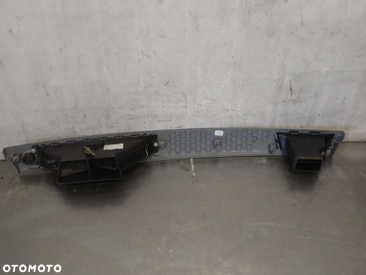 DEKOR KONSOLI KRATKA NAWIEWU BMW E90 320I 6924082A  7132845 - 5