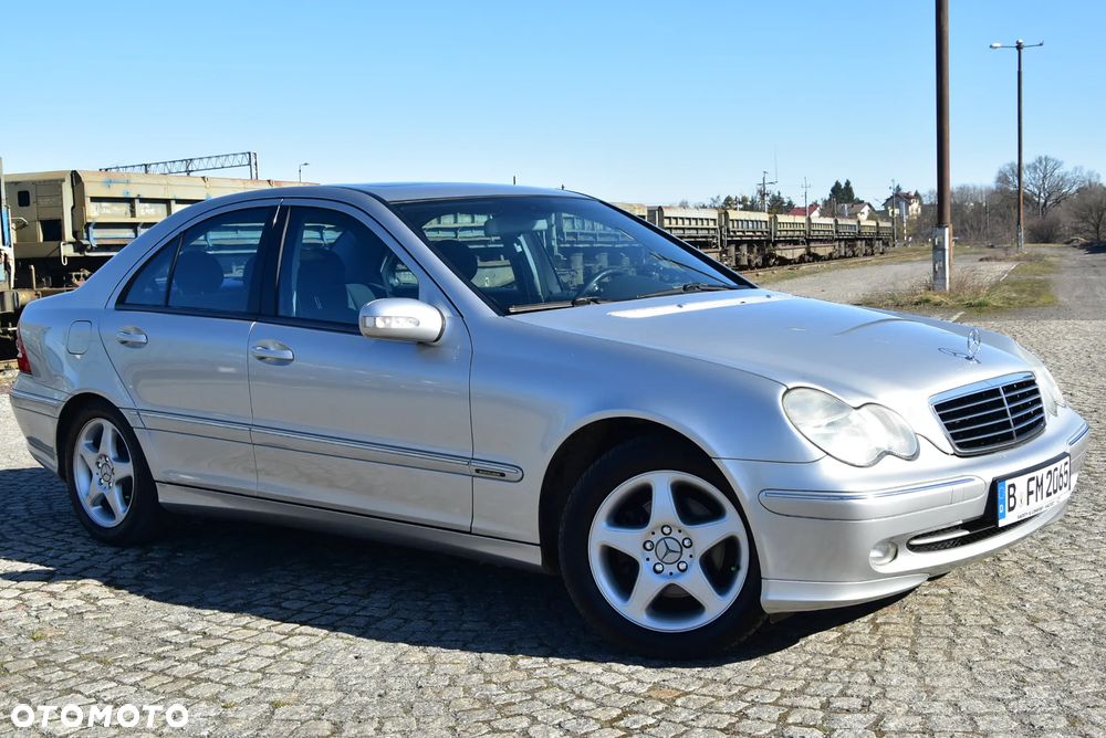 Mercedes-Benz Klasa C 180 Kompressor Automatik Avantgarde - 2