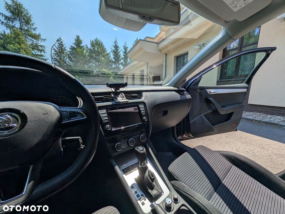 Skoda Octavia 2.0 TDI Style DSG - 37
