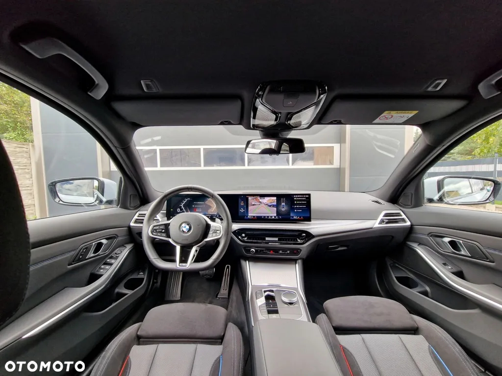 BMW Seria 3 330i xDrive M Sport - 33