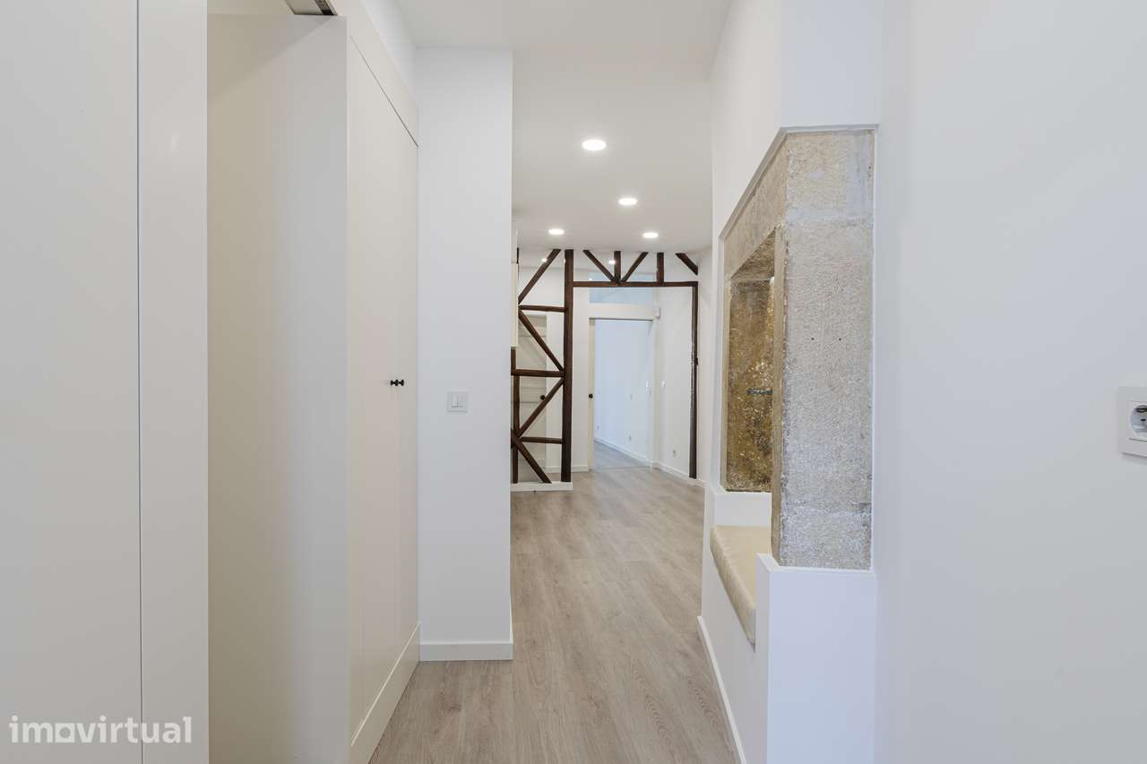 T2+1 Remodelado com Logradouro no Centro de Oeiras - Grande imagem: 2/28