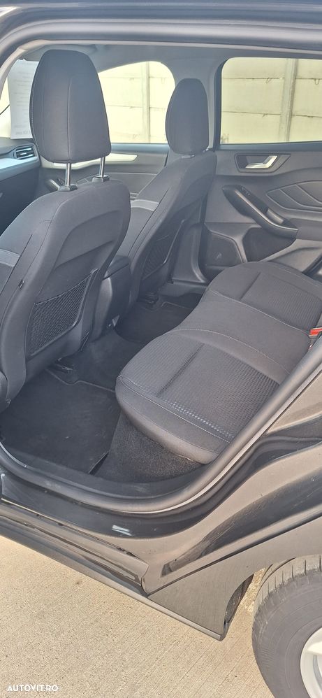 Ford Focus 1.5 TDCi DPF Start-Stopp-System Aut. Business - 9