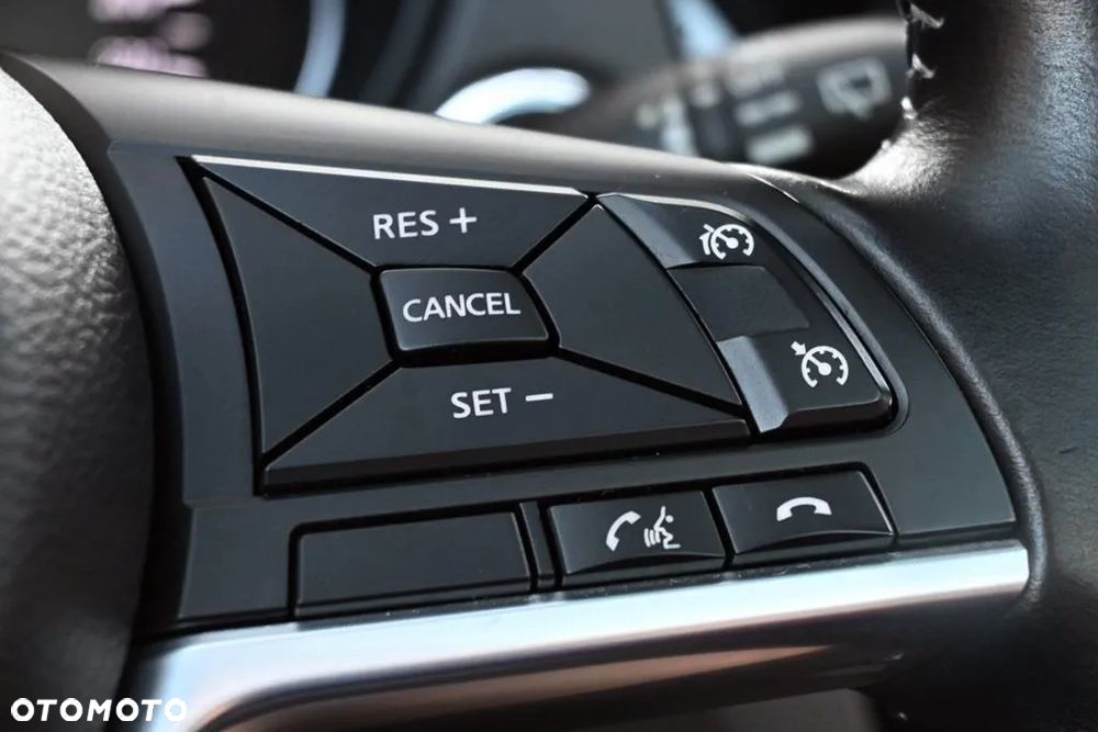 Nissan Qashqai 1.2 DIG-T Xtronic TEKNA+ - 37