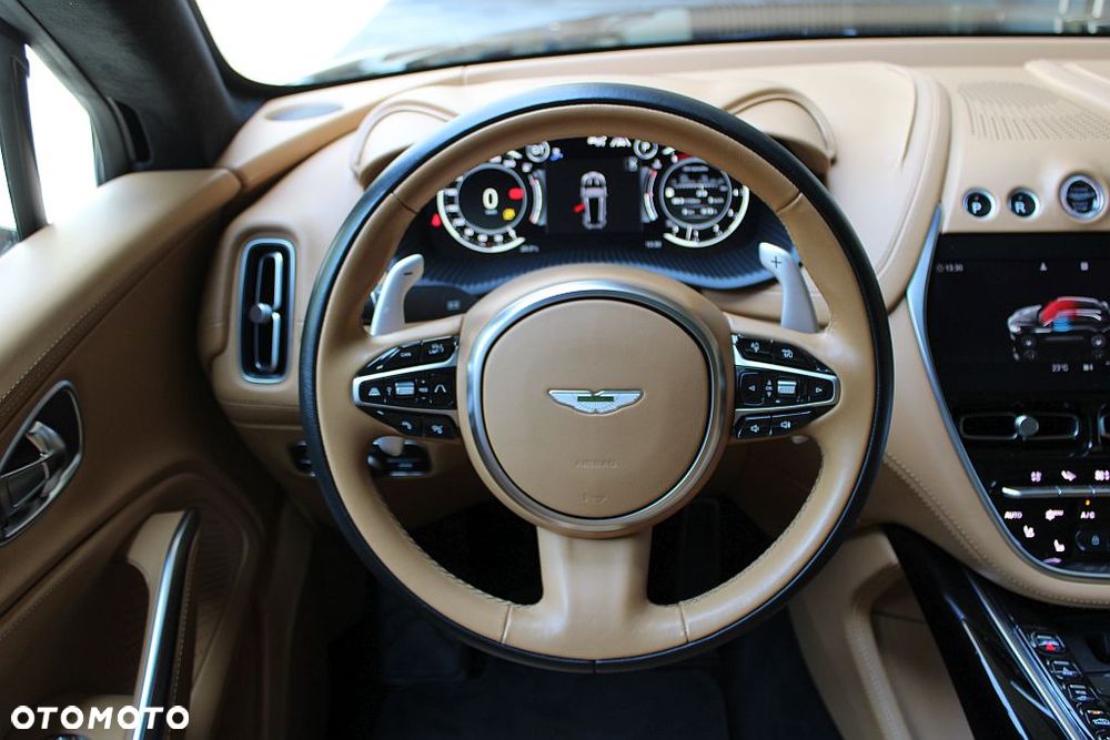 Aston Martin DBX - 19