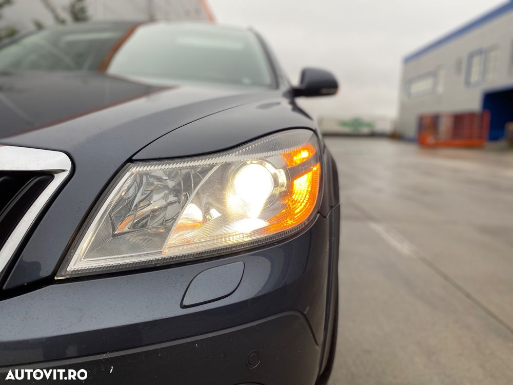 Skoda Octavia Combi 2.0 TDI DPF 4x4 DSG Scout - 14