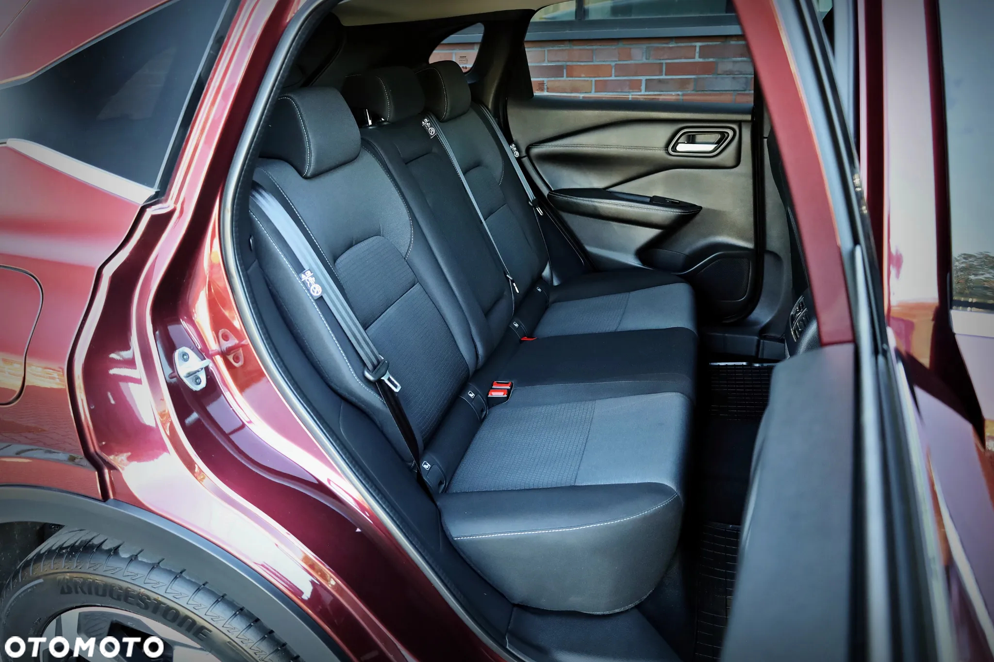 Nissan Qashqai 1.3 DIG-T N-Connecta DCT - 24