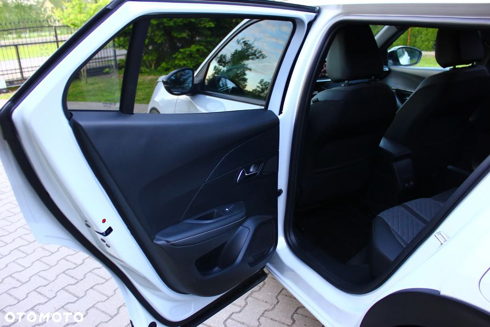 Peugeot 2008 1.5 BlueHDi Allure S&S EAT8 - 33