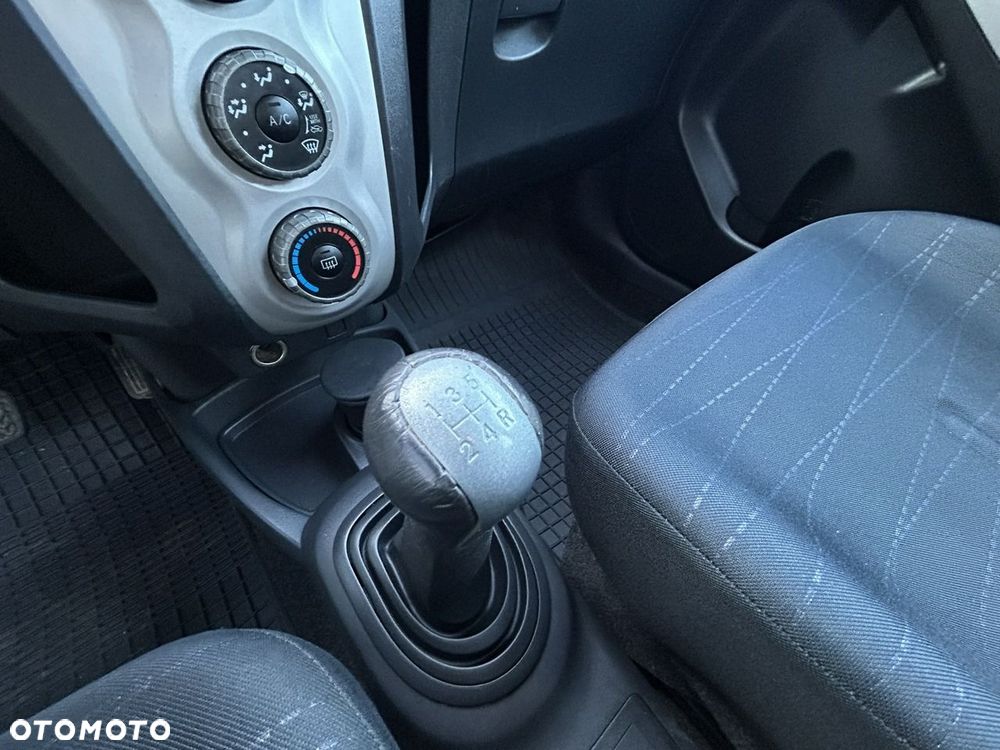 Toyota Yaris - 15