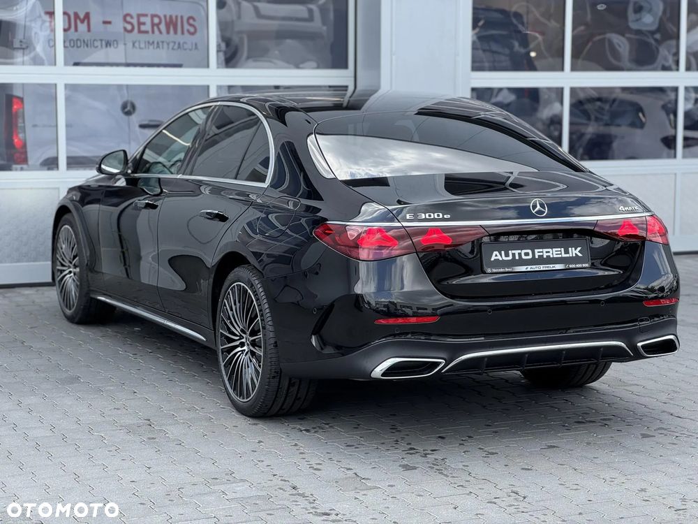 Mercedes-Benz Klasa E 300 PHEV 4-Matic AMG 9G-Tronic - 10