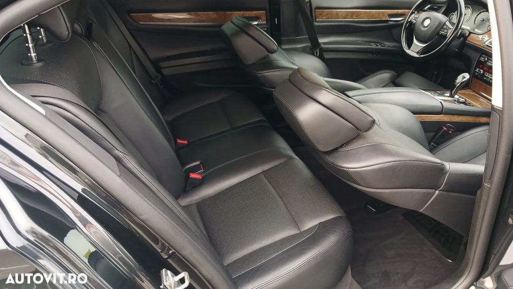 BMW Seria 7 - 8