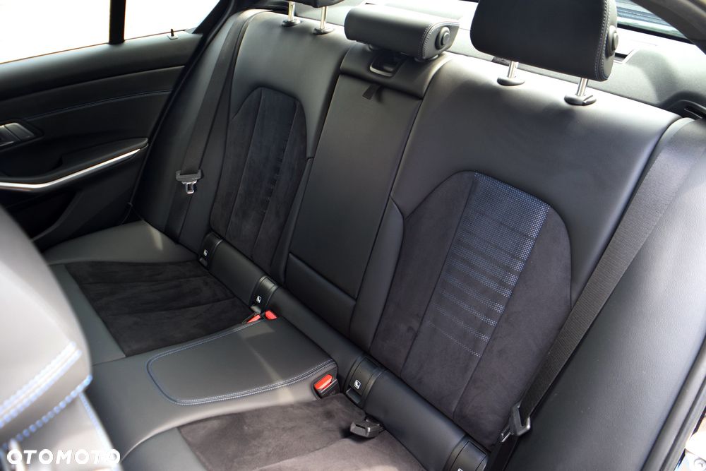 BMW Seria 3 320d xDrive mHEV M Sport sport - 22