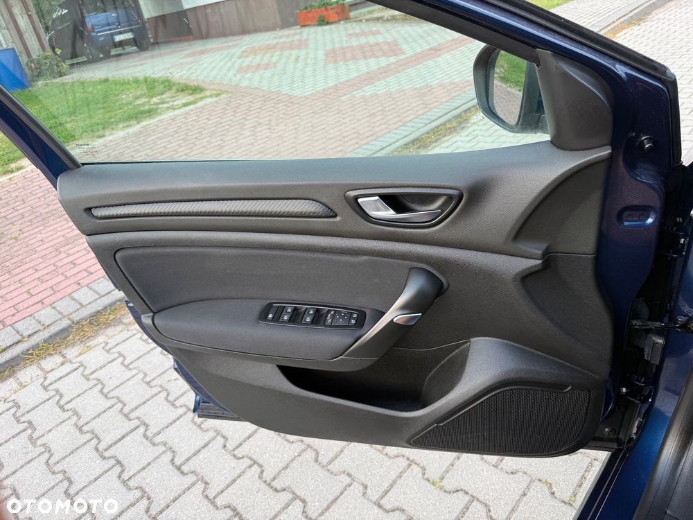Renault Megane ENERGY TCe 130 EXPERIENCE - 17