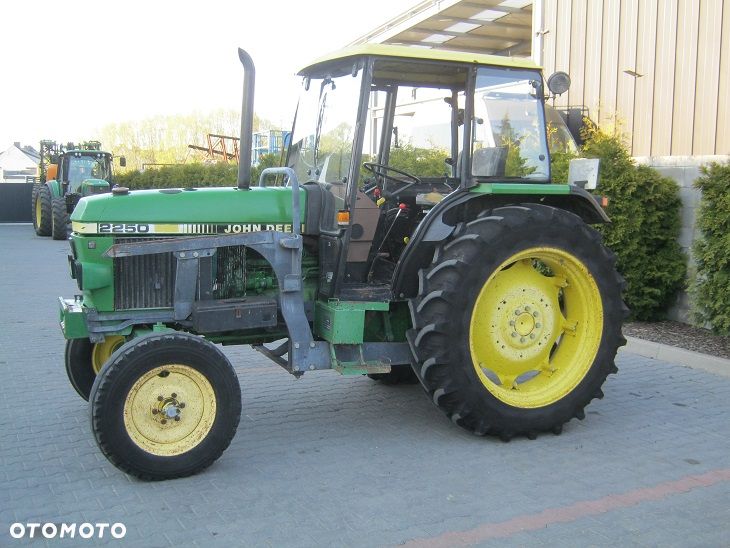 John Deere 2250 - 2RM - 4